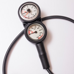 Twin Combo (Gauge & Depth Gauge) fitted complete with a 80cm Miflex Carbon HD hose (2010TWIN-C) Twin Combo (Gauge & Depth Gauge) fitted complete with a 80cm Miflex Carbon HD hose (2010TWIN-C)