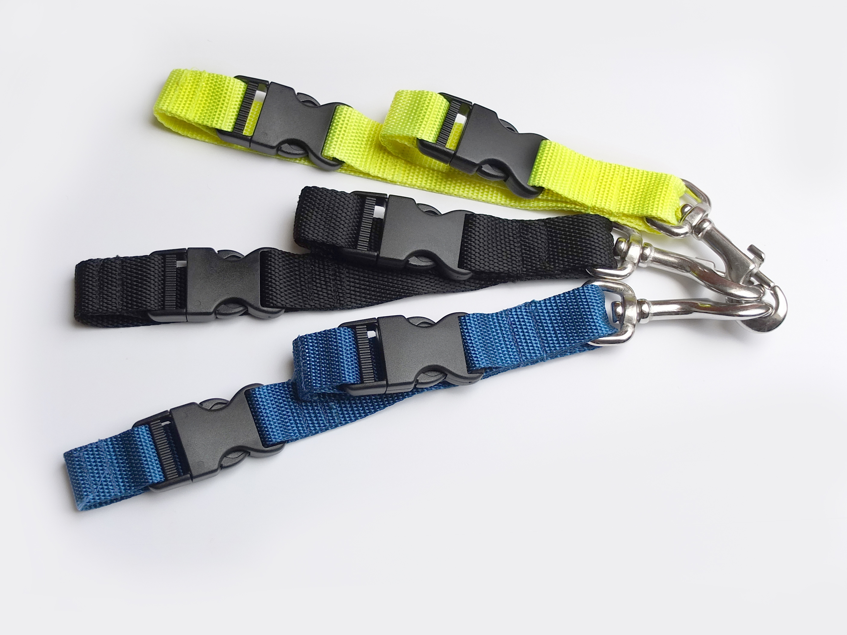 Fin Holder with Mask Keeper - Black with stainless carabiner (SFH-01S-BK)