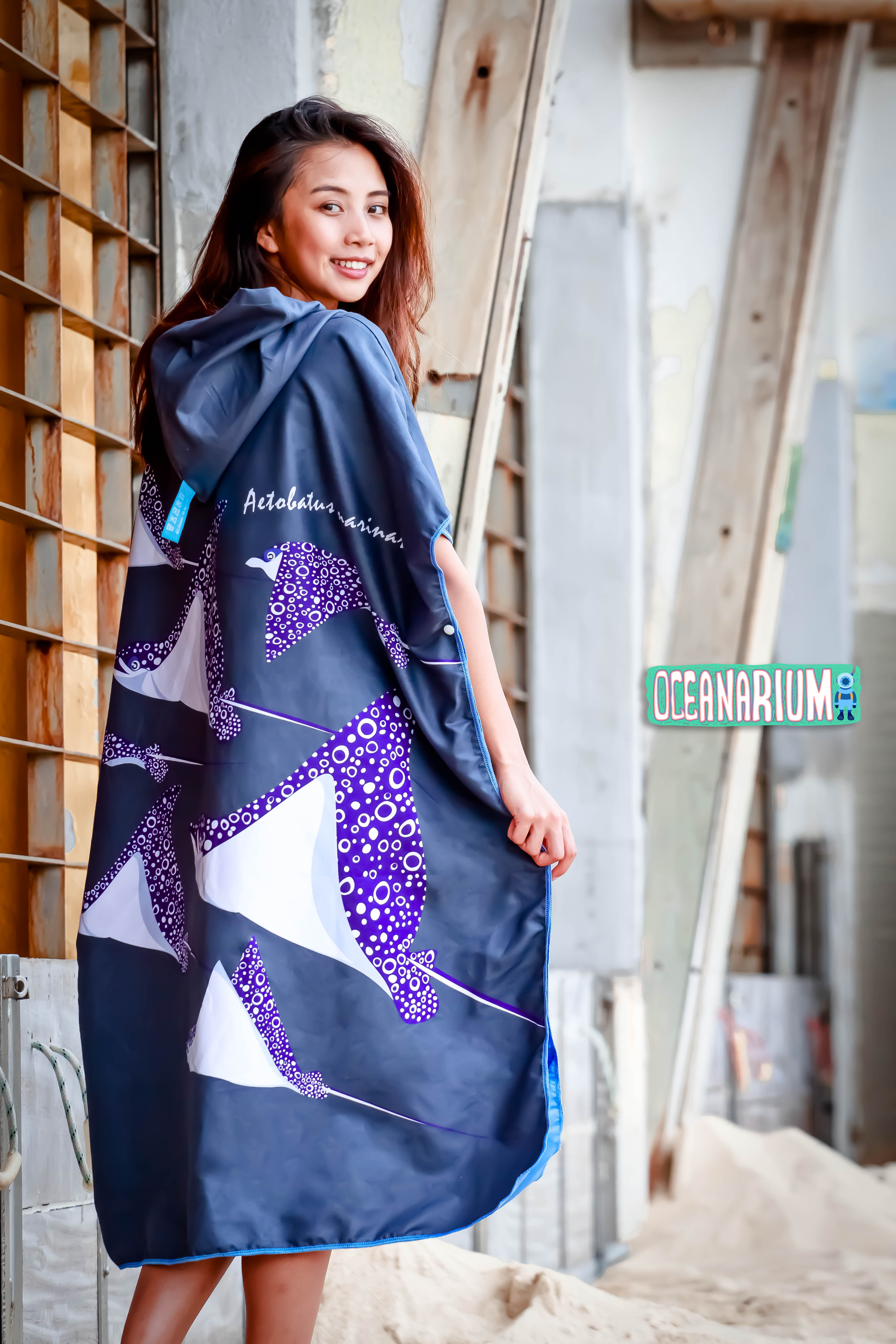Oceanarium Eagle Ray Cloak Towel (T14)