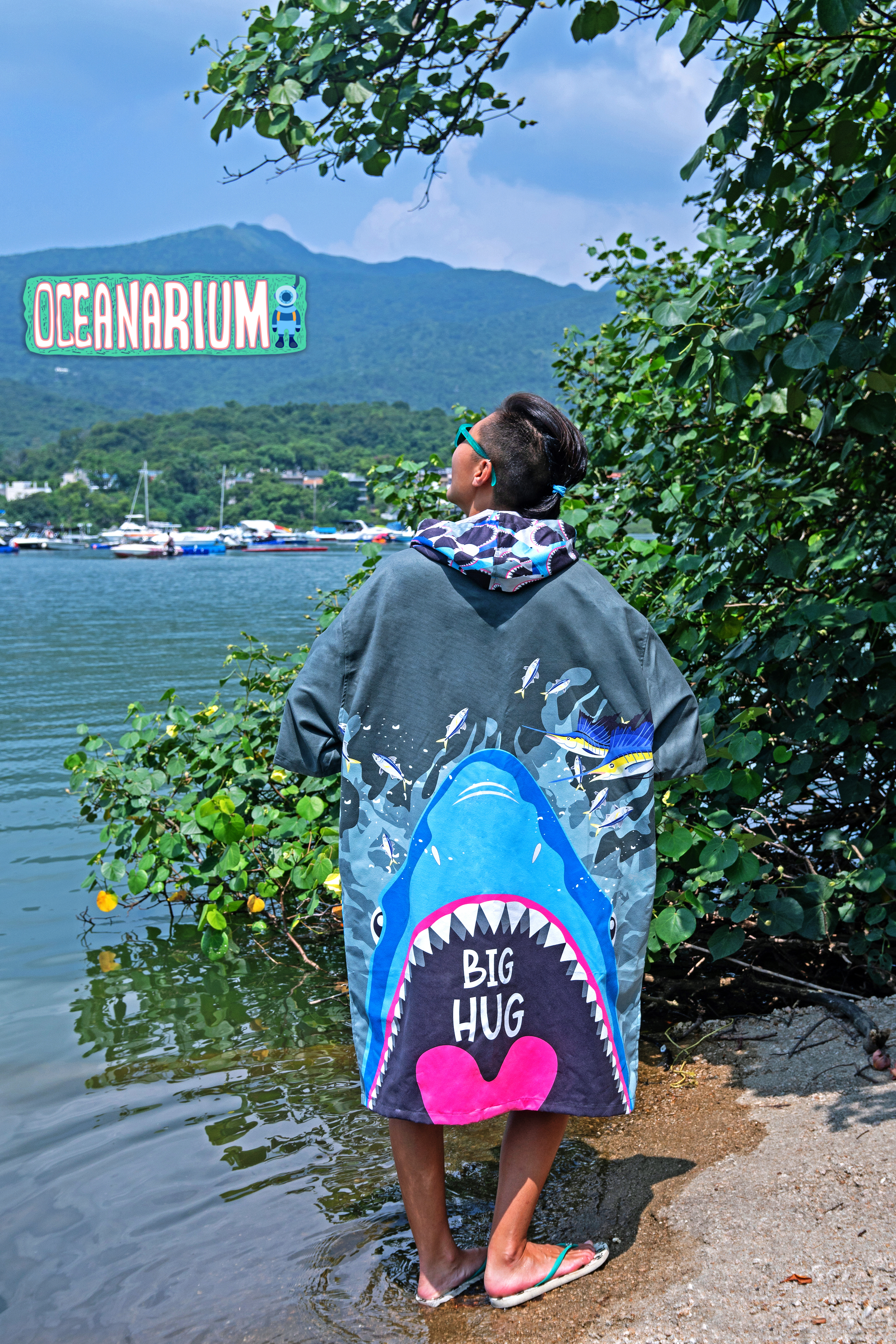 Oceanarium Great White Shark Cloak Towel (T21)